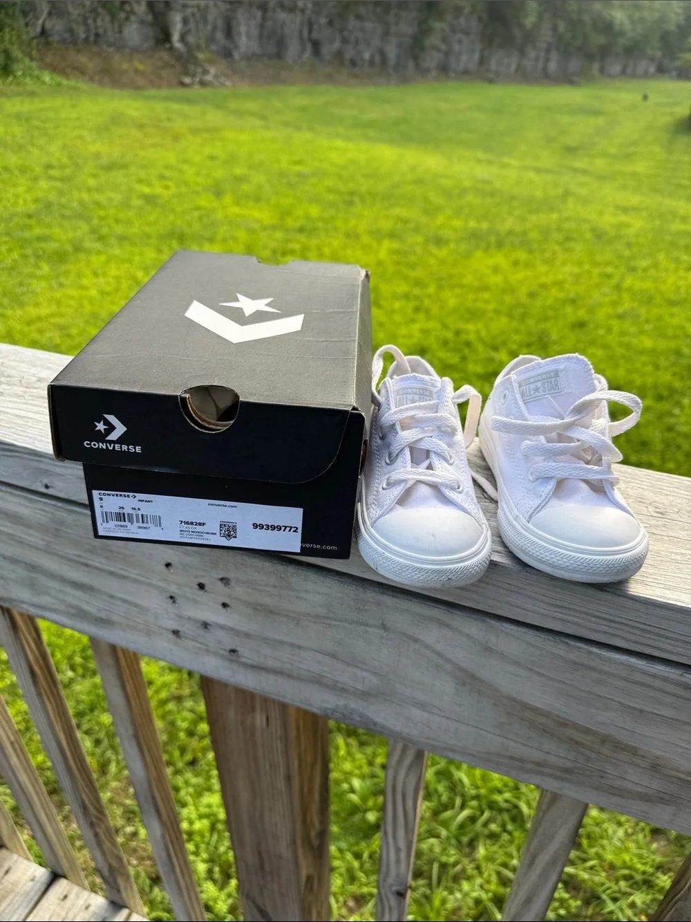Converse Kids Low-Top Sneakers in White